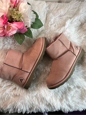 VGUC Women’s Size 8 Airwalk Pink Cozy Ankle Boots
